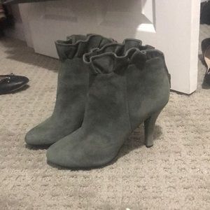 Me Too JUJU Gray Suede Ruffle Ankle Booties, 9.5